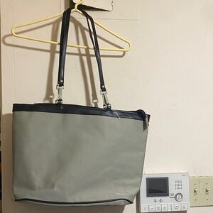 Classic Everyday Tote Bag in Light Gray and Black